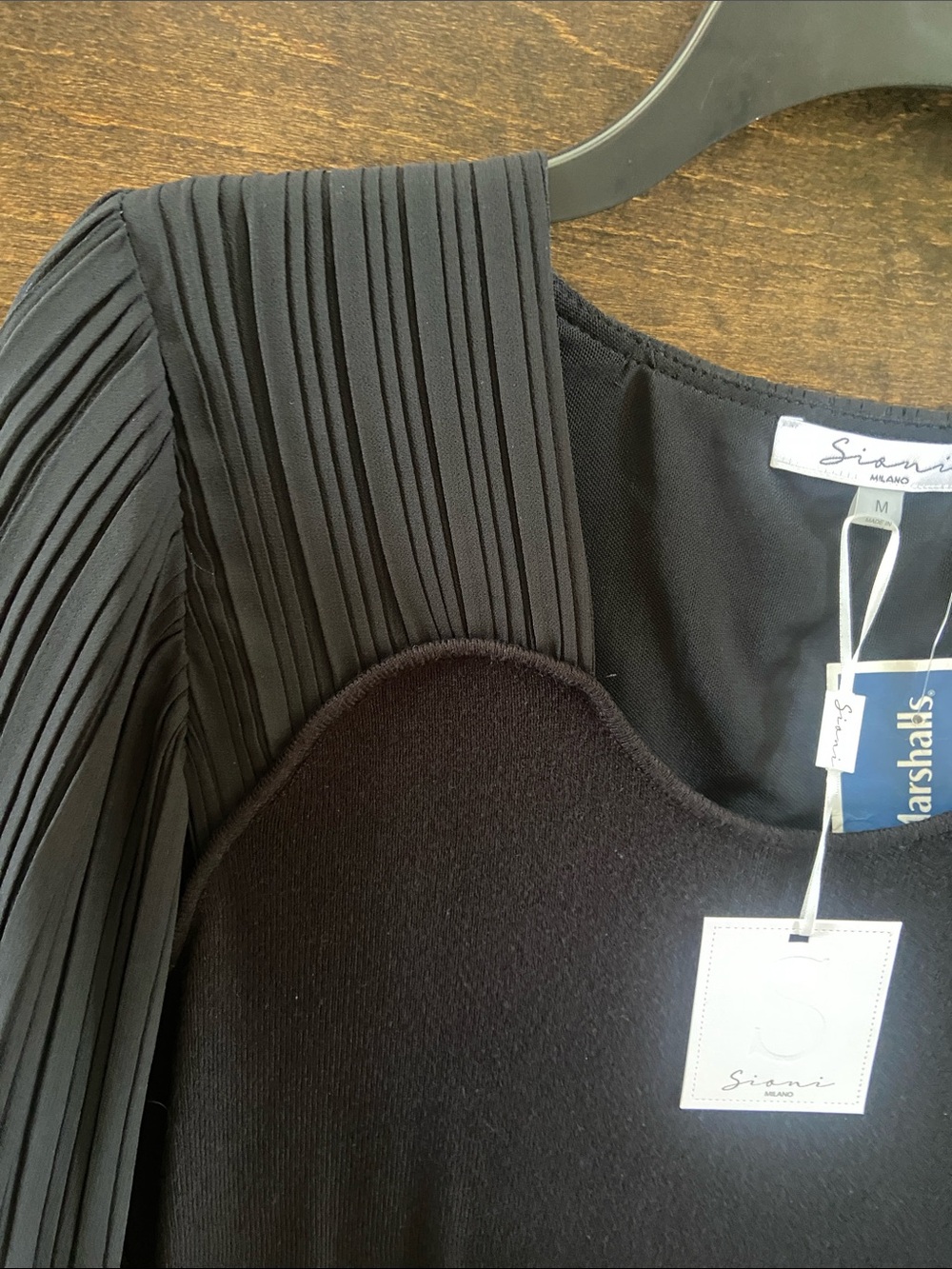 Sioni Milano Black Sweater with sweetheart neckline, long Pleated-Sleeves. Sz M - Picture 5 of 15